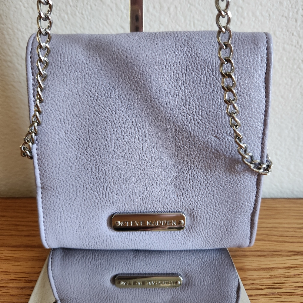Elegant Lavender Crossbody Bag - Picture 2 of 5